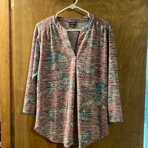 Three-quarter sleeve Van Heusen casual shirt